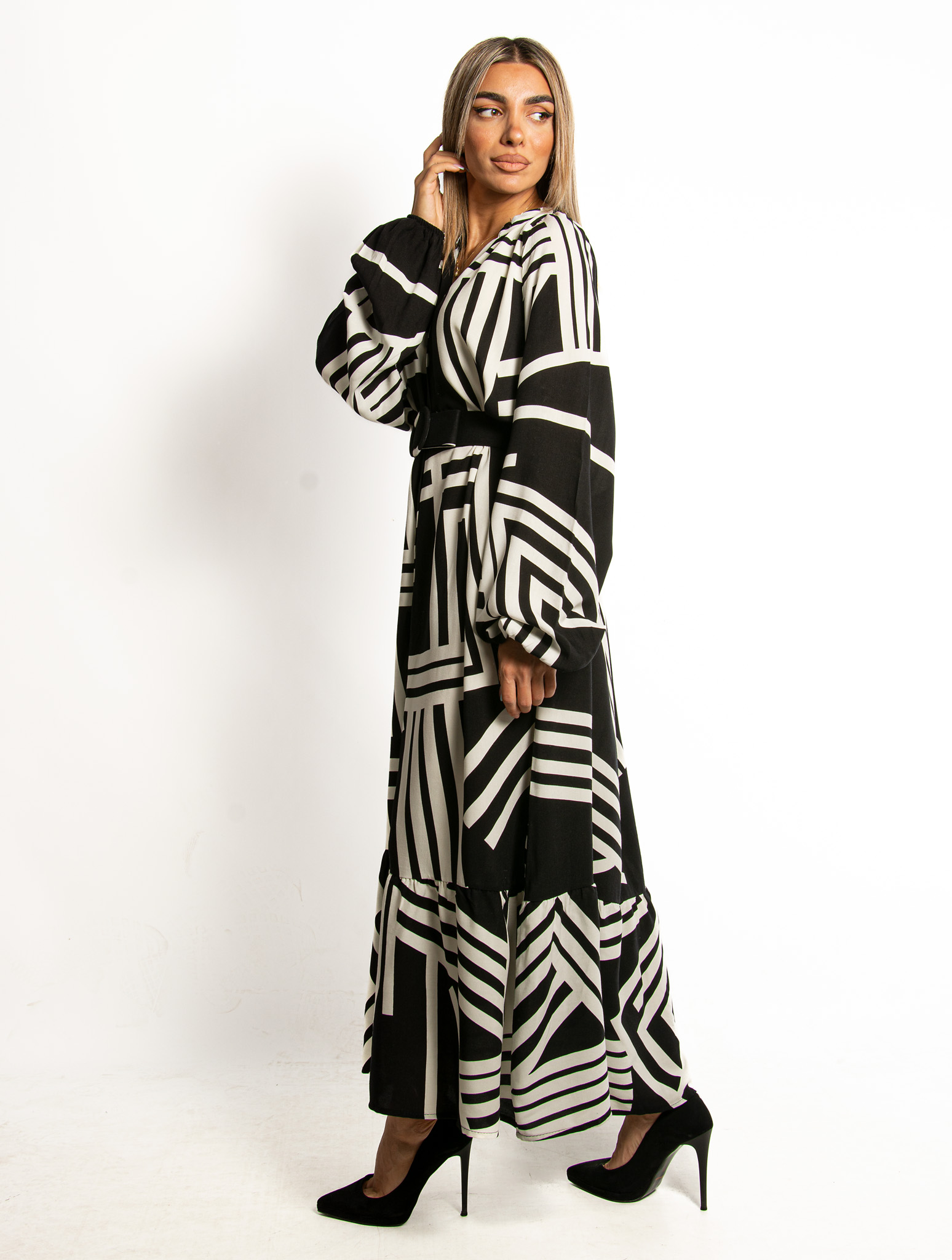 Φόρεμα Σεμιζιέ με Γεωμετρικά Σχήματα Μαύρο – EllenBoutique