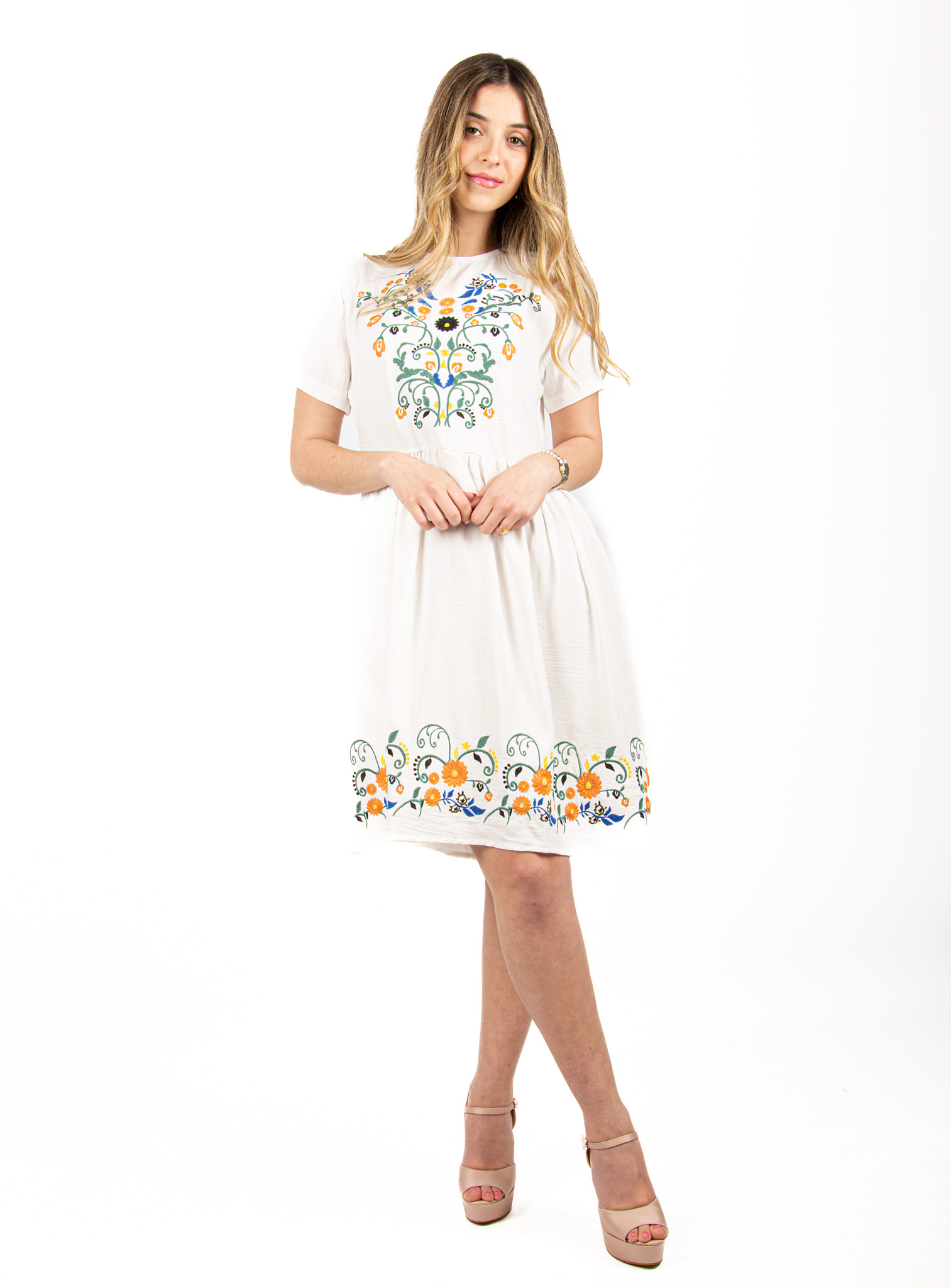 Φόρεμα με Κεντήματα Λευκό | EllenBoutique